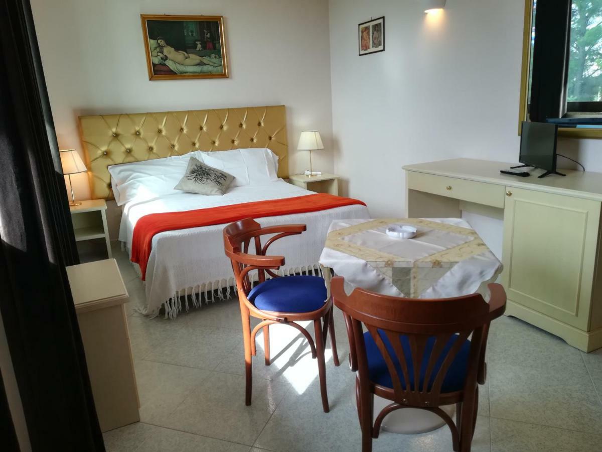 B&B La Maison Sammichele Di Bari Екстер'єр фото